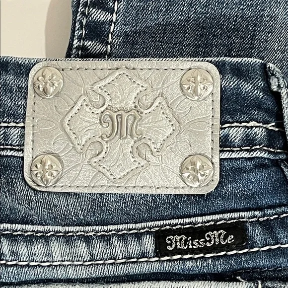 Miss Me Distressed Skinny Jeans Medium Blue Wash Sz 28”/33” - Picture 12 of 14